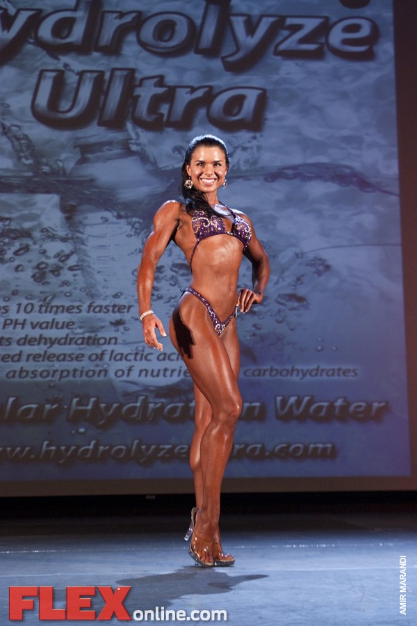 Karly Woodle - Womens Figure - 2011 St. Louis Pro