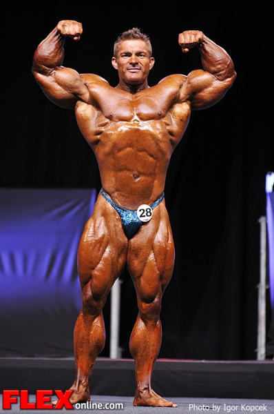 Damn flex Lewis really improved from last year : r/bodybuilding