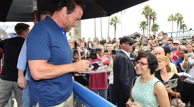 Arnold Venice Beach Visit to Promote MusclePharm