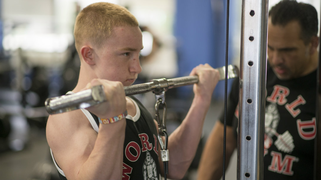 14-year-old powerlifter keeps breaking records