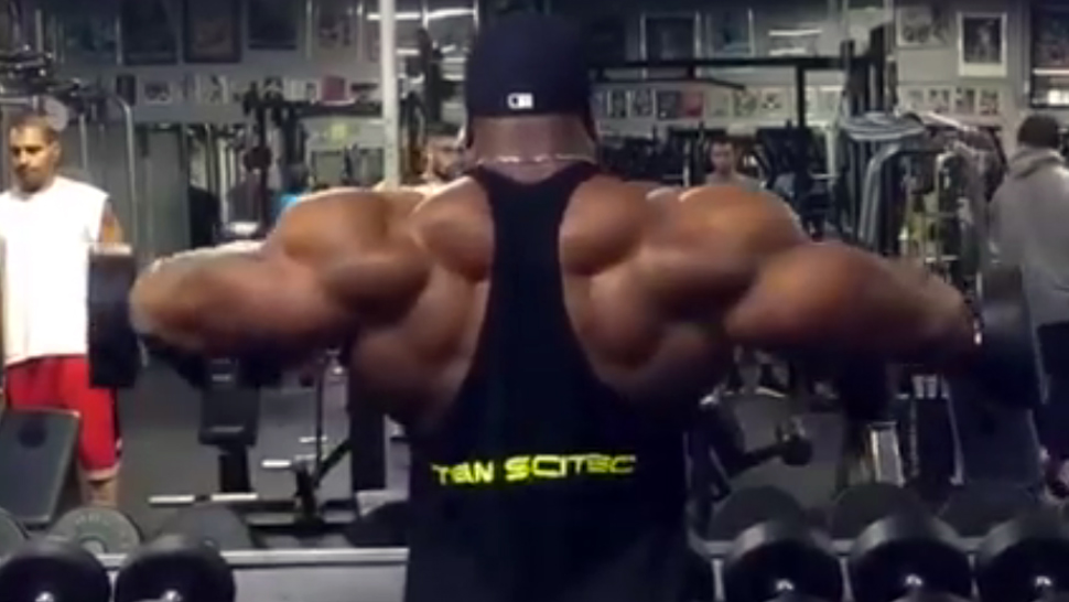 Maxx Charles Trains 2 Weeks Before the 2015 Olympia
