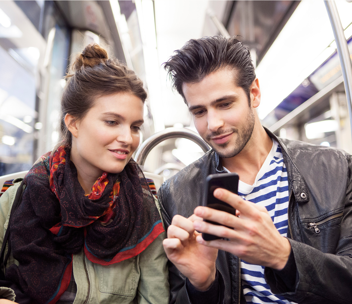 How to introduce yourself to a woman without coming off like a total stalker