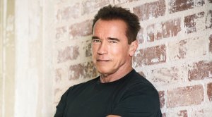 Arnold Schwarzenegger: "When I look in the Mirror I Throw Up"