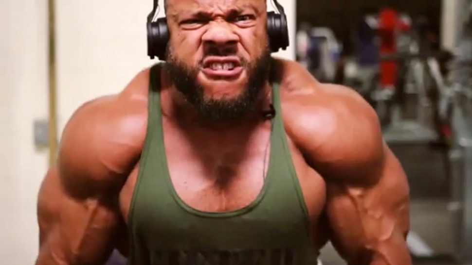 Phil Heath Smashes Shoulders in 2017 Muscle &amp; Fitness