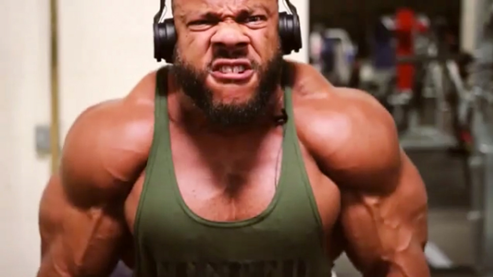 Phil Heath Smashes Shoulders in 2017