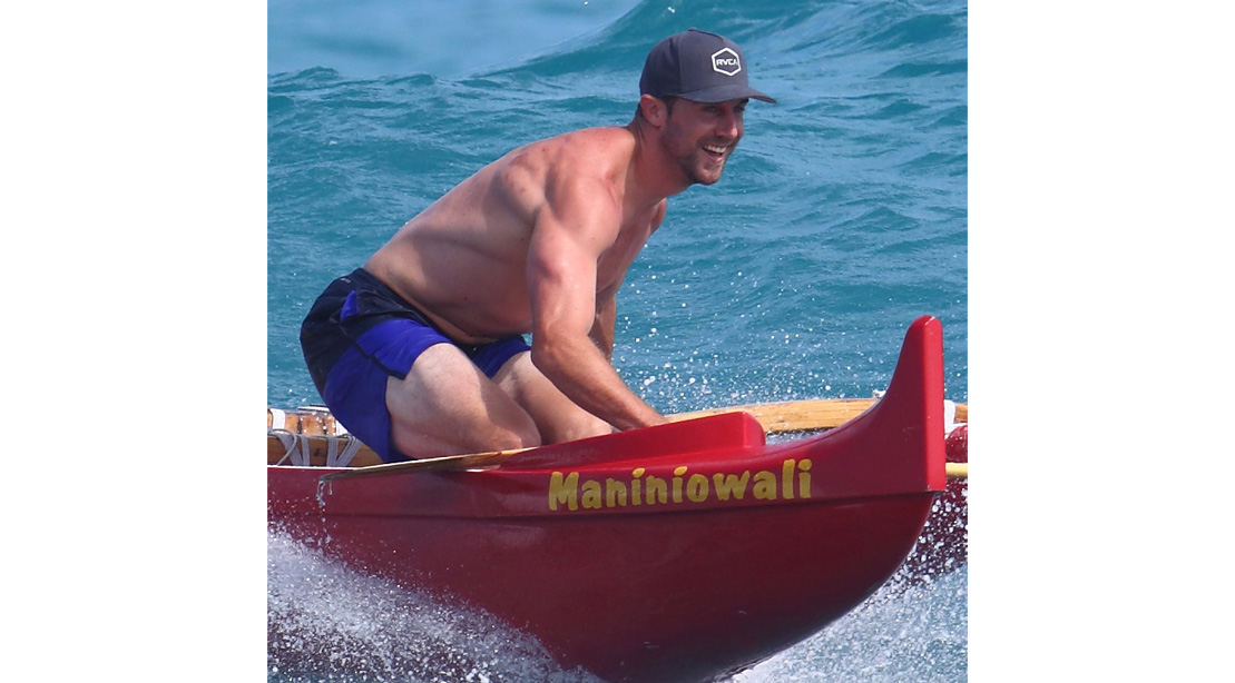 Alex Smith goes canoeing with his family in Hawaii. 