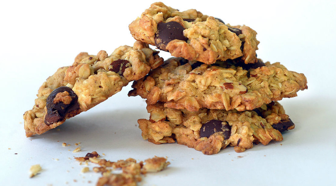 Muscle-building Dessert: 5-Ingredient Protein Cookies