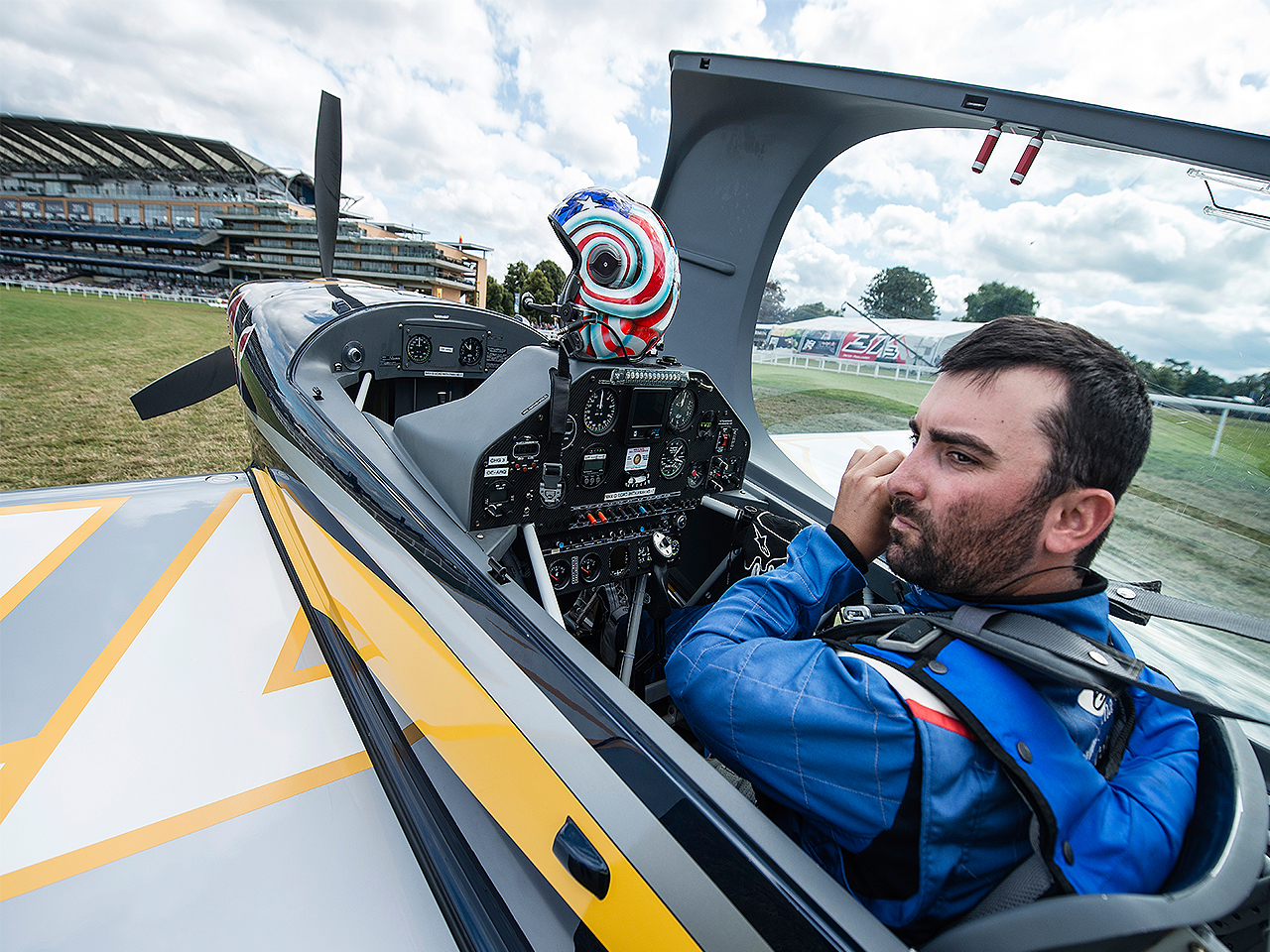 The kickass core workout of Red Bull Air Race pilot Kevin Coleman ...
