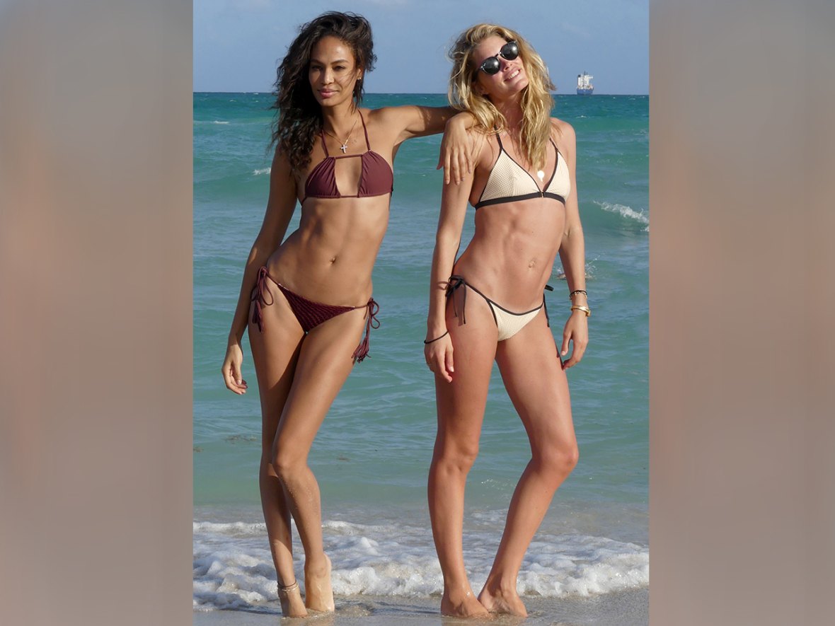 Glamorous in Swimwear: A Look at Celebrities’ Stunning Swimsuit Moments