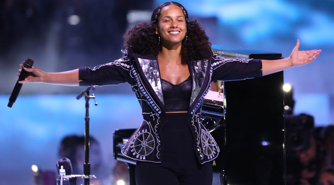 7 Beautiful, Empowering Photos of Alicia Keys Muscle