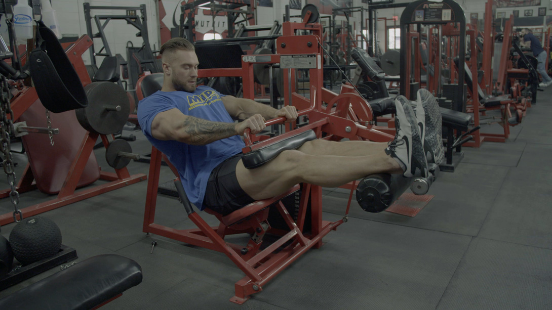 Classic Physique Star Chris Bumstead's Off-Season Leg Training | Muscle