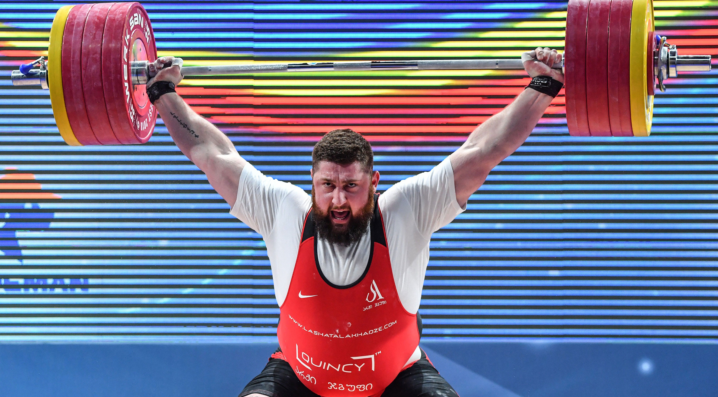 This Guy Just Lifted Your Max Deadlift Over His Head Muscle Fitness