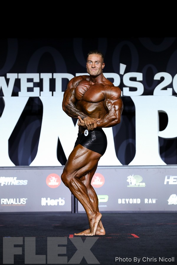 Chris Bumstead - Classic Physique - 2018 Olympia | Muscle & Fitness