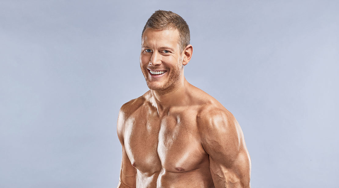 grafisk så jern Get a Look at 'Umbrella Academy' Star Tom Hopper's 'M&F' Cover Shoot -  Muscle & Fitness