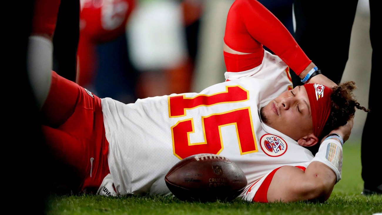 How Bad of an Injury Is Patrick Mahomes’ Dislocated Kneecap?