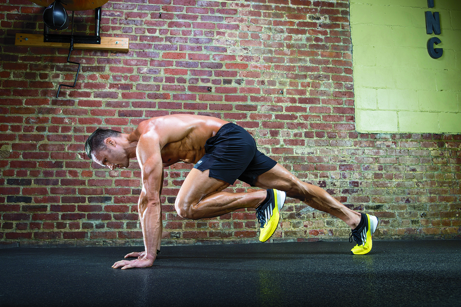 Mountain Climber on Sliding Discs Exercise Video Guide Muscle & Fitness