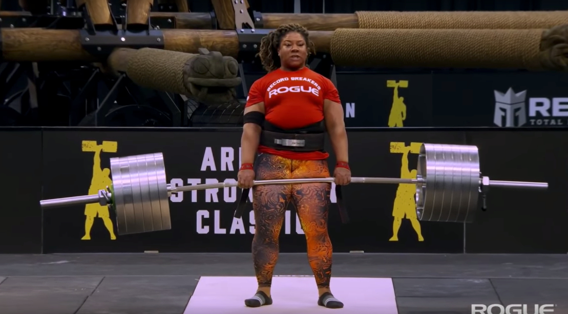 Pro Strongwomen Deadlift 600+ Pounds at the Arnold