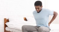 كيفية منع آلام الظهر والرقبة أثناء النوم