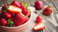 Healthy and fresh strawberries for lowering blood sugar levels