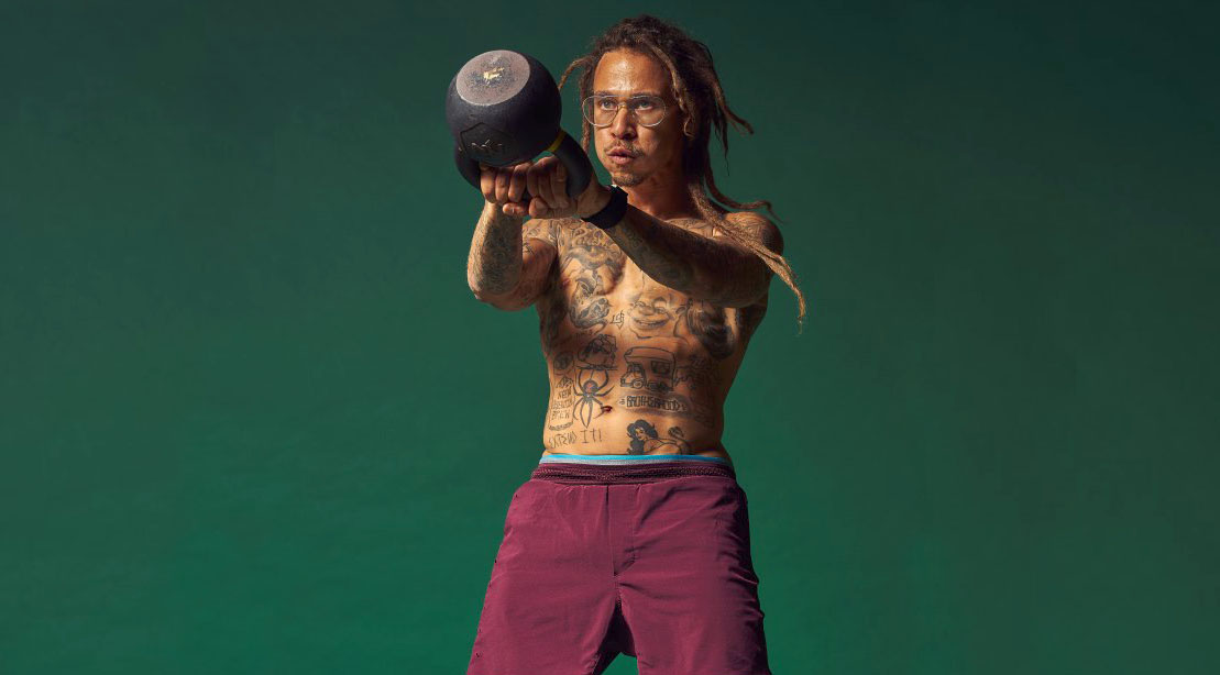 Proskateboarder Neen Williams Working Out With A Kettlebell