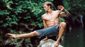 Mike Fitch Performing a Bodyweight Movement for His Outdoor Bodyweight Training