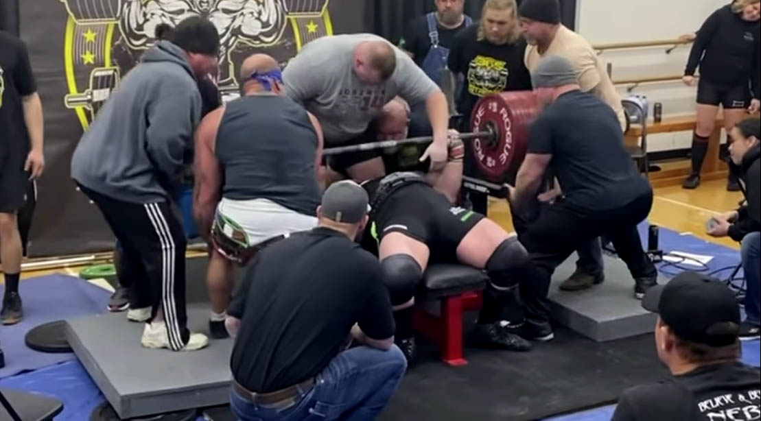 Bill Gillespie breaking a world record for bench pressing
