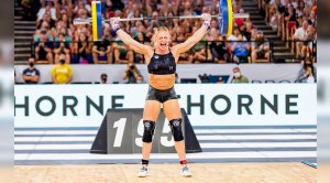 Crossfit champion Annie Thorisdottir successfully powercleaning a barbell