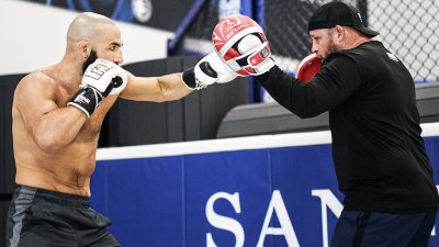 Jared Gordon training for his fight against Leonardo Santos with boxing training