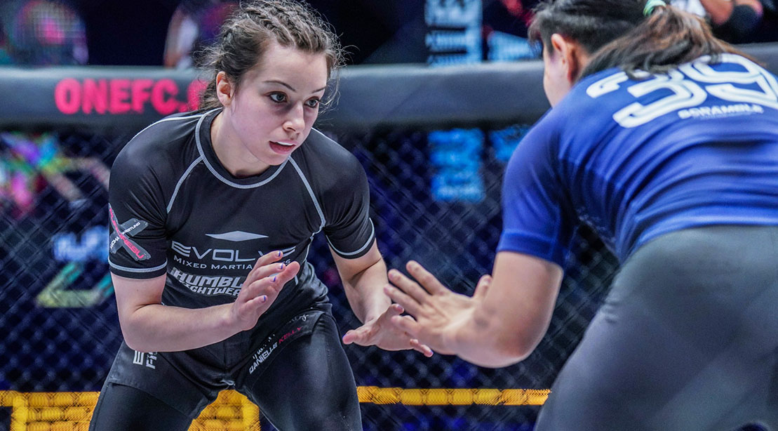 How MMA Figher Danielle Kelly Went From Bullied To Bad-Ass How MMA Figher Danielle Kelly Went From Bullied To Bad-Ass